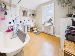 BATHROOM- click for photo gallery